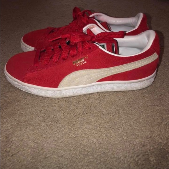 Puma Shoes - Suede red pumas